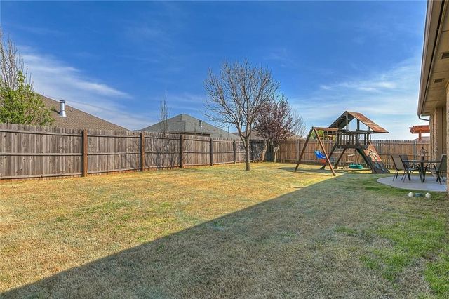 9012 Crooked Creek Lane, Moore, OK 73160