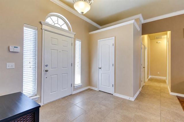 9012 Crooked Creek Lane, Moore, OK 73160
