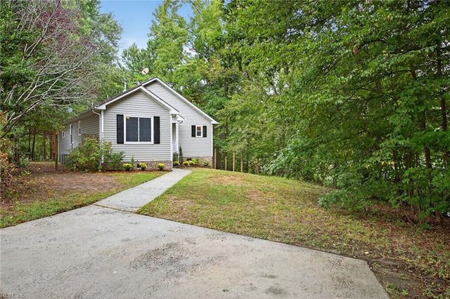 318 Wood Duck CT, Suffolk, VA 23434