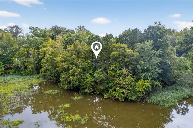 318 Wood Duck CT, Suffolk, VA 23434