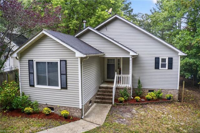 318 Wood Duck CT, Suffolk, VA 23434