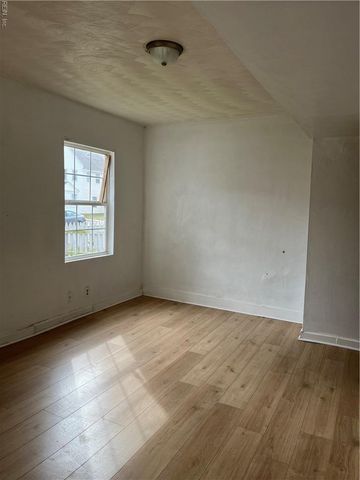 11 Emmons PL, Portsmouth, VA 23702