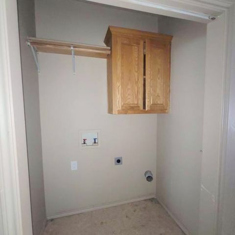 710 W Waco Street, Ennis, TX 75119