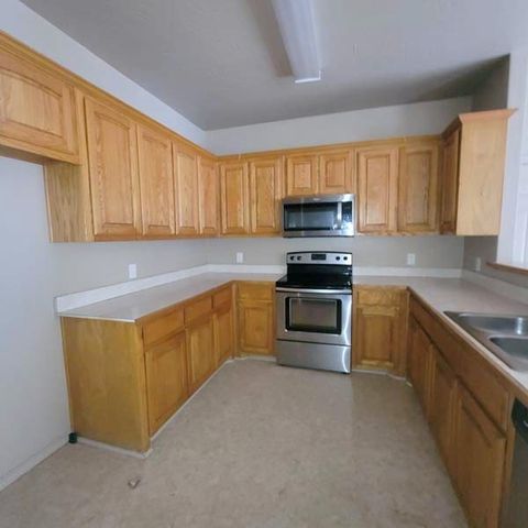 710 W Waco Street, Ennis, TX 75119