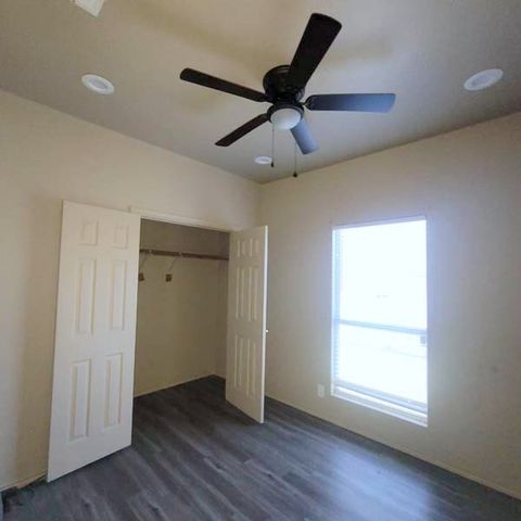 710 W Waco Street, Ennis, TX 75119