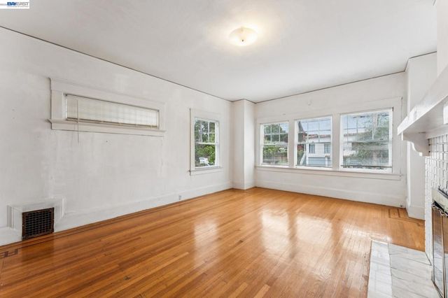 2643 2643 Stuart St, Berkeley, CA 94705