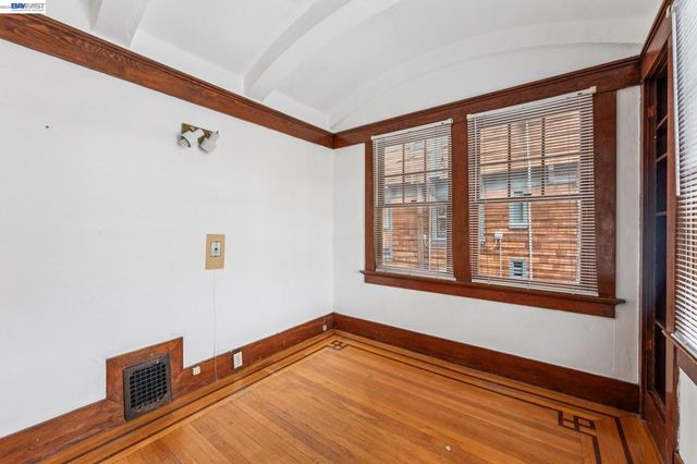 2643 2643 Stuart St, Berkeley, CA 94705