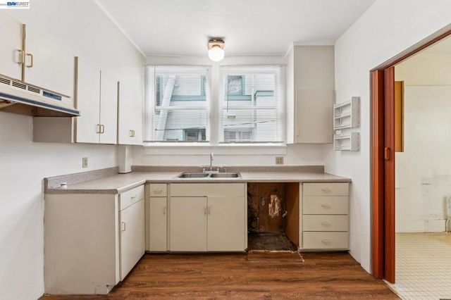 2643 2643 Stuart St, Berkeley, CA 94705