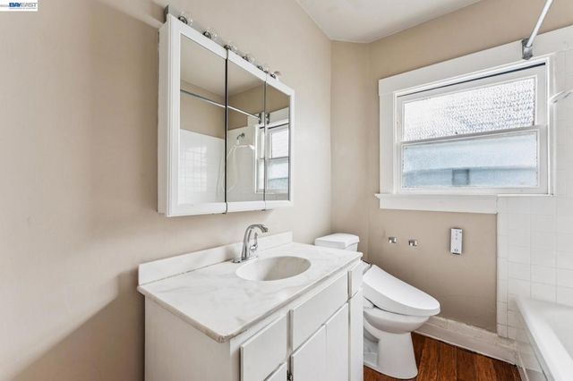 2643 2643 Stuart St, Berkeley, CA 94705