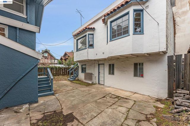 2643 2643 Stuart St, Berkeley, CA 94705