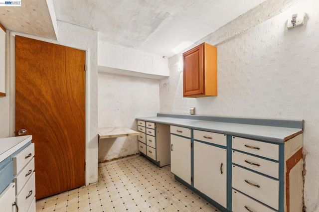 2643 2643 Stuart St, Berkeley, CA 94705