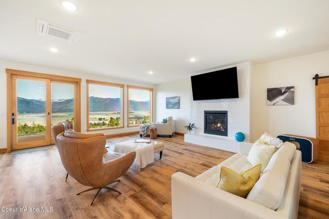 265 Scenic DR, Bonners Ferry, ID 83805