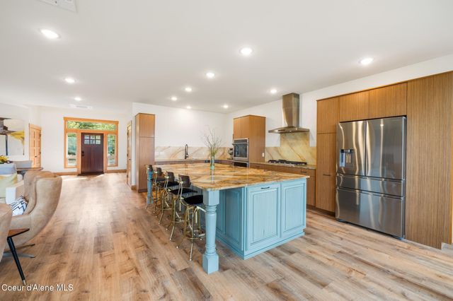 265 Scenic DR, Bonners Ferry, ID 83805