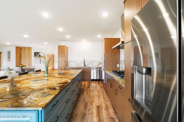 265 Scenic DR, Bonners Ferry, ID 83805