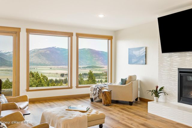 265 Scenic DR, Bonners Ferry, ID 83805