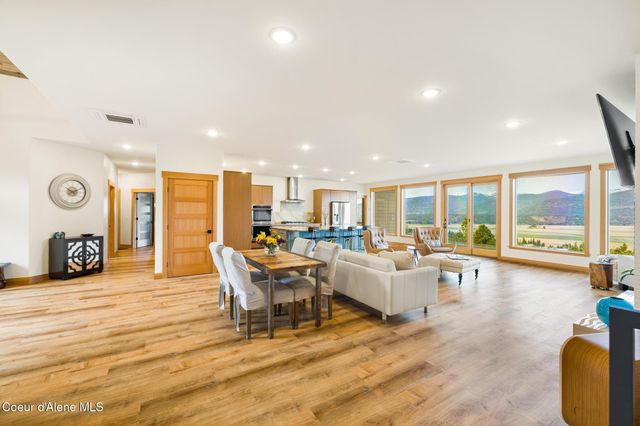 265 Scenic DR, Bonners Ferry, ID 83805