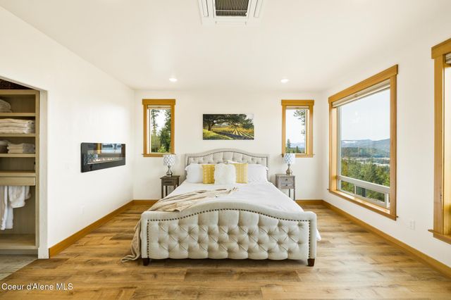 265 Scenic DR, Bonners Ferry, ID 83805