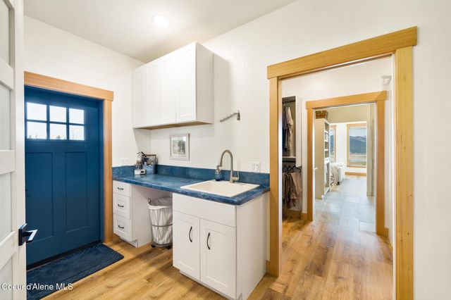 265 Scenic DR, Bonners Ferry, ID 83805