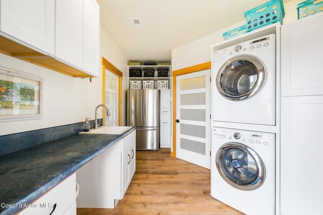 265 Scenic DR, Bonners Ferry, ID 83805