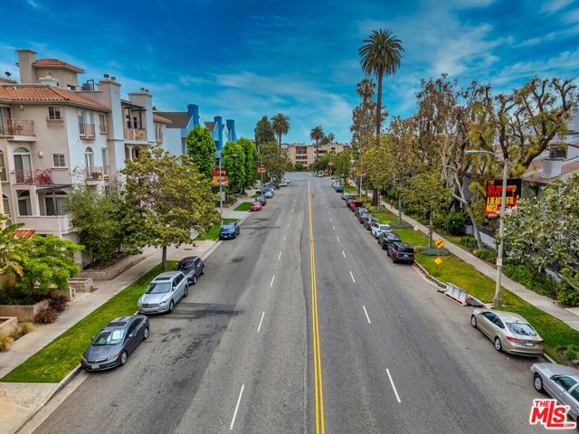 1940 S Beverly Glen Boulevard, Los Angeles, CA 90025