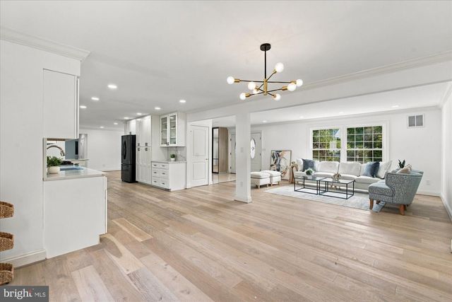 10904 GAINSBOROUGH RD, Potomac, MD 20854
