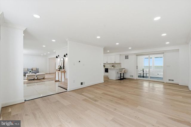 10904 GAINSBOROUGH RD, Potomac, MD 20854