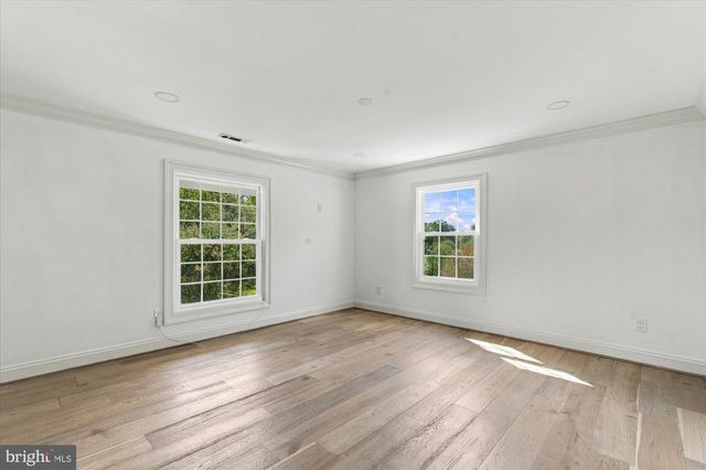 10904 GAINSBOROUGH RD, Potomac, MD 20854