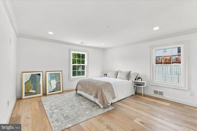 10904 GAINSBOROUGH RD, Potomac, MD 20854