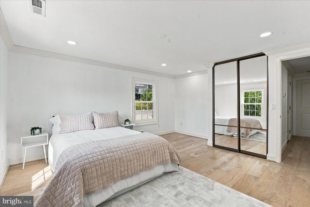 10904 GAINSBOROUGH RD, Potomac, MD 20854