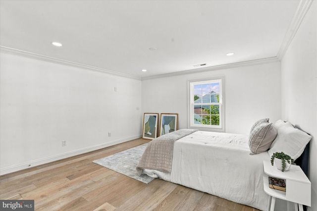 10904 GAINSBOROUGH RD, Potomac, MD 20854