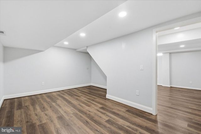 10904 GAINSBOROUGH RD, Potomac, MD 20854