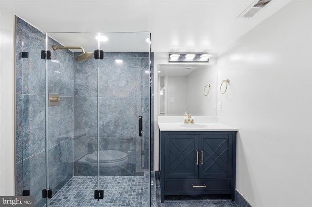 10904 GAINSBOROUGH RD, Potomac, MD 20854