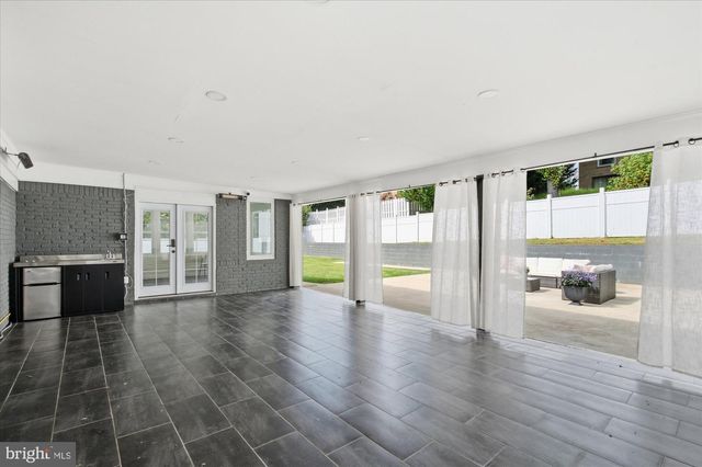 10904 GAINSBOROUGH RD, Potomac, MD 20854