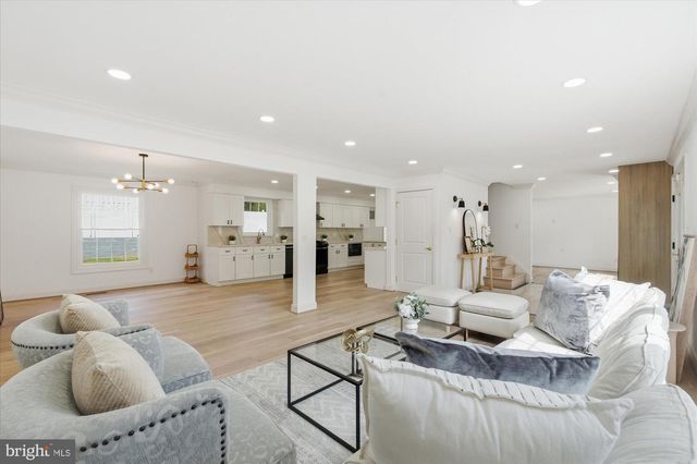 10904 GAINSBOROUGH RD, Potomac, MD 20854