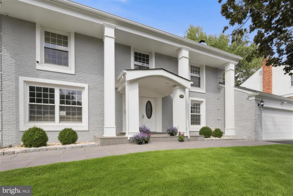 10904 GAINSBOROUGH RD, Potomac, MD 20854
