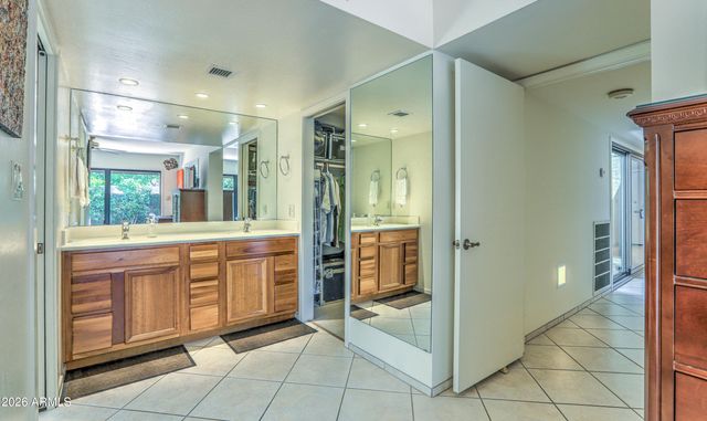 7914 E MONTEBELLO Avenue, Scottsdale, AZ 85250