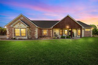 1527 Old Ranch Road, China Spring, TX 76633