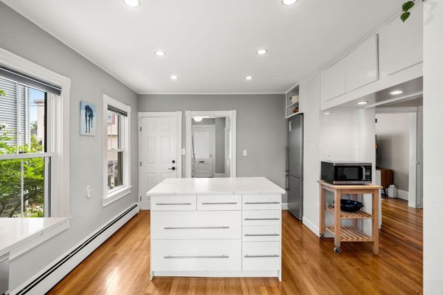 47 Sanford St, Melrose, MA 02176