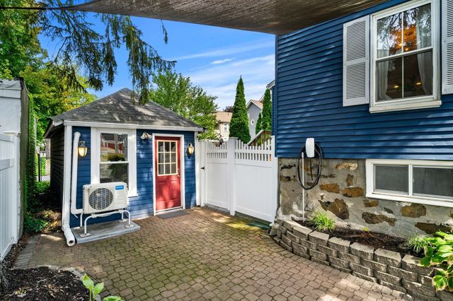 47 Sanford St, Melrose, MA 02176