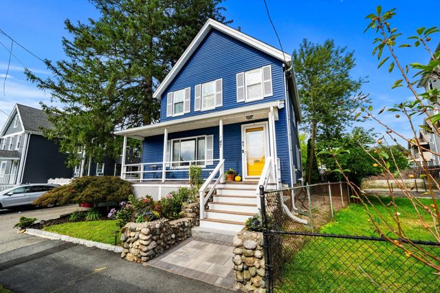 47 Sanford St, Melrose, MA 02176