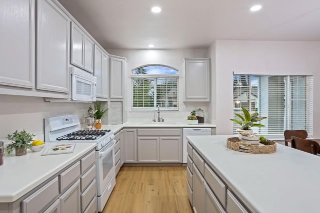 1683 Portabella Pl, Manteca, CA 95336