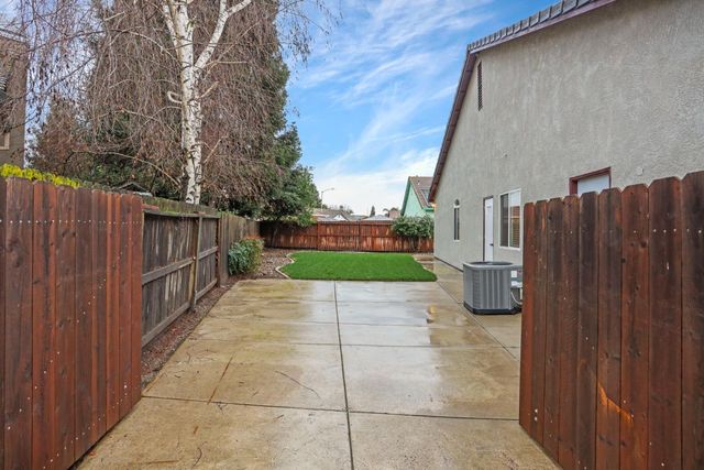 1683 Portabella Pl, Manteca, CA 95336