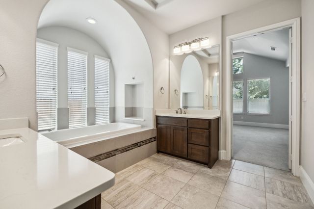 975 Stampede Drive, Frisco, TX 75036