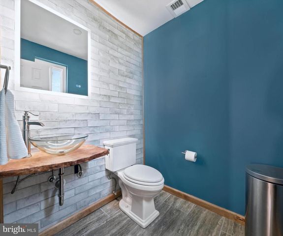 45 N FAWN DR, Newark, DE 19711