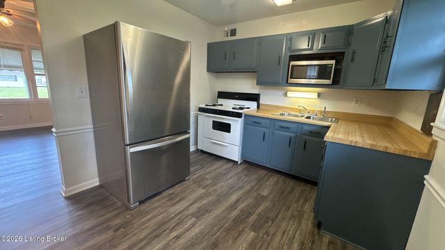 9231 Omar Khayyam Blvd, Louisville, KY 40272