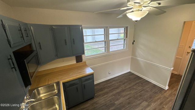 9231 Omar Khayyam Blvd, Louisville, KY 40272