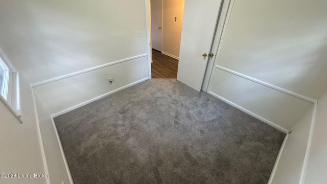 9231 Omar Khayyam Blvd, Louisville, KY 40272