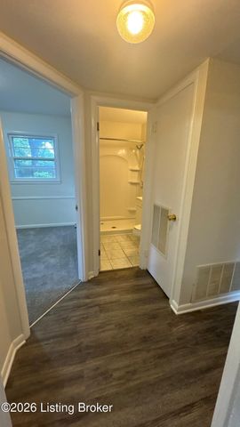 9231 Omar Khayyam Blvd, Louisville, KY 40272