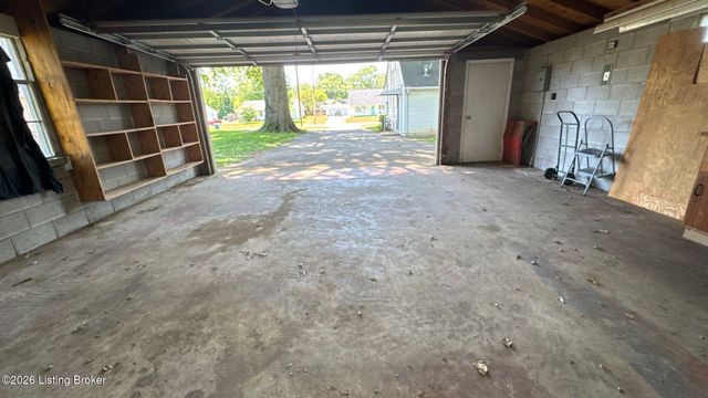 9231 Omar Khayyam Blvd, Louisville, KY 40272