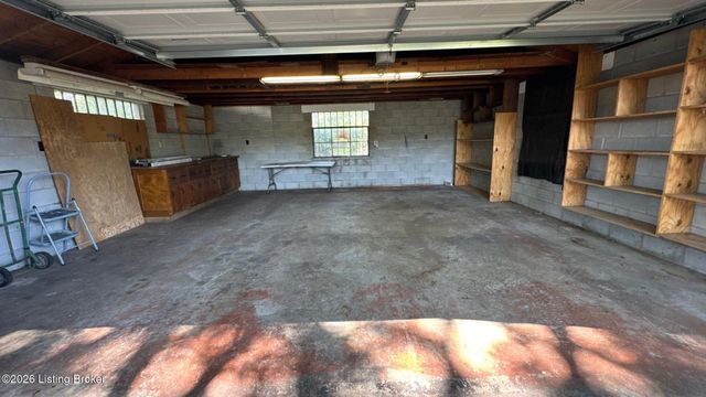 9231 Omar Khayyam Blvd, Louisville, KY 40272